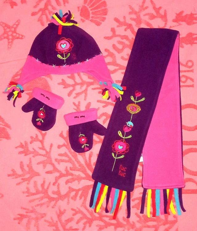 Bufanda,gorro y manoplas marca TUC TUC
