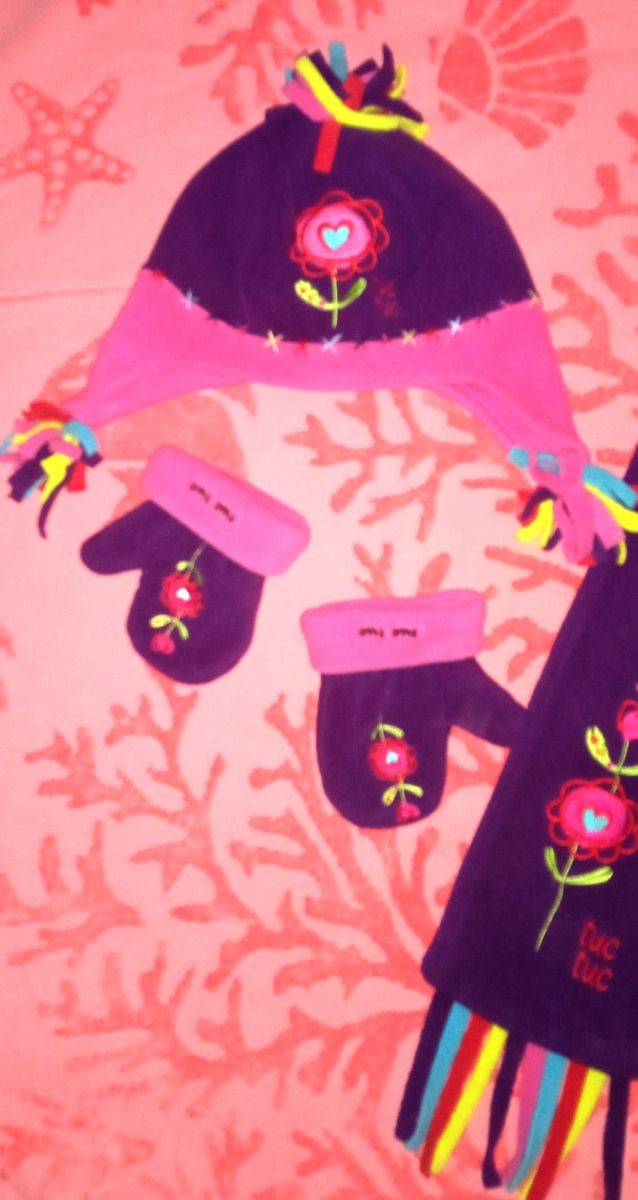 Bufanda,gorro y manoplas marca TUC TUC