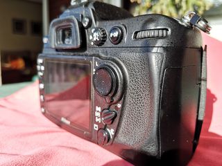 Nikon D300 + objetivos, 21.500 disparos