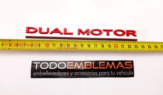 EMBLEMA LATERAL O TRASERO DUAL MOTOR TESLA NEGRO