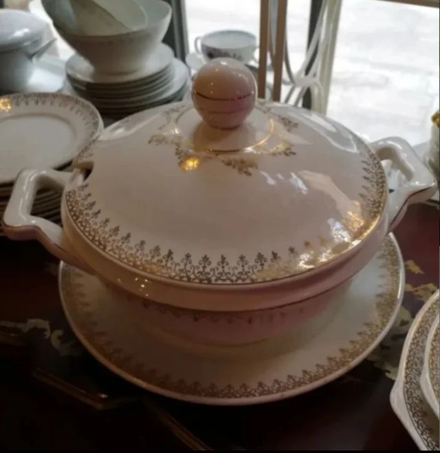 Vajilla Royal China
