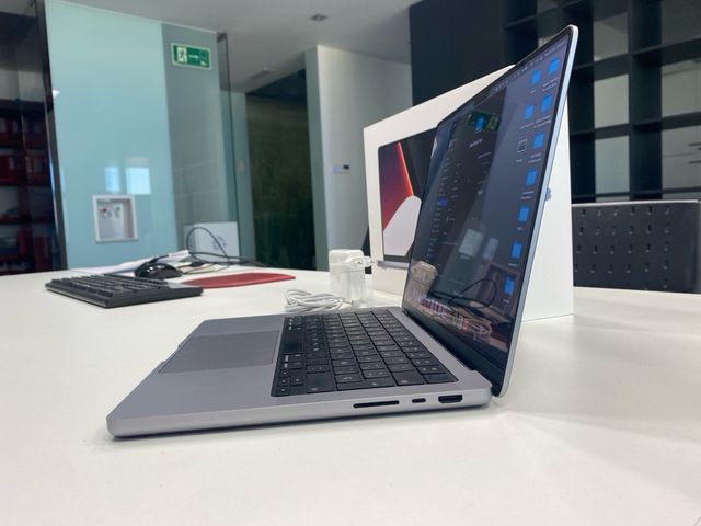 Macbook Pro 14’ M1 Pro 512gb 16gb RAM