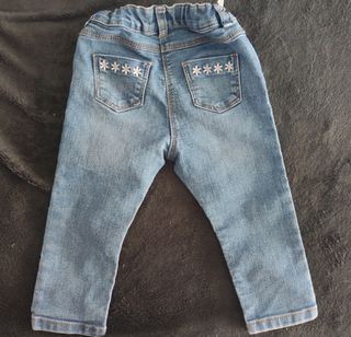 Conjunto de calças e camisola