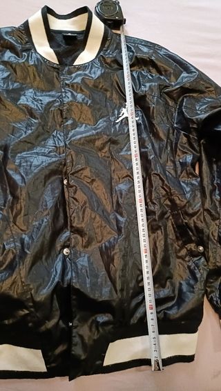 Chaqueta Jordan negra, cazadora