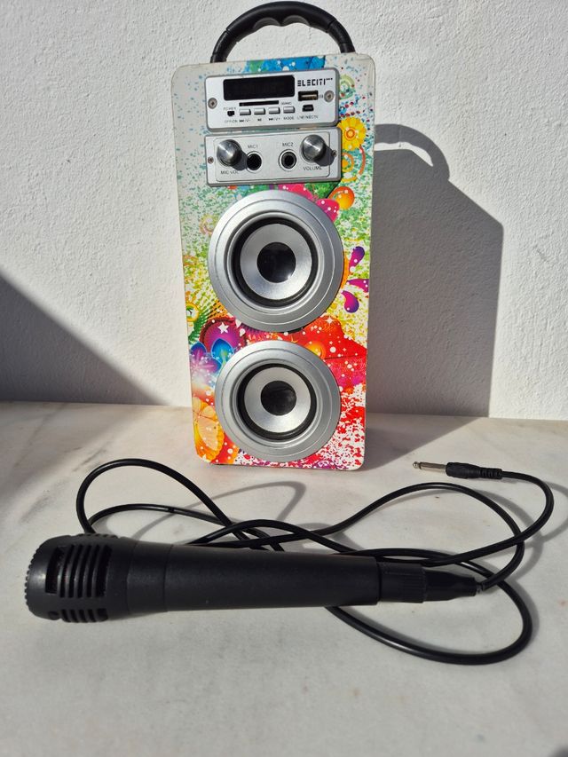 Altavoz con micrófono