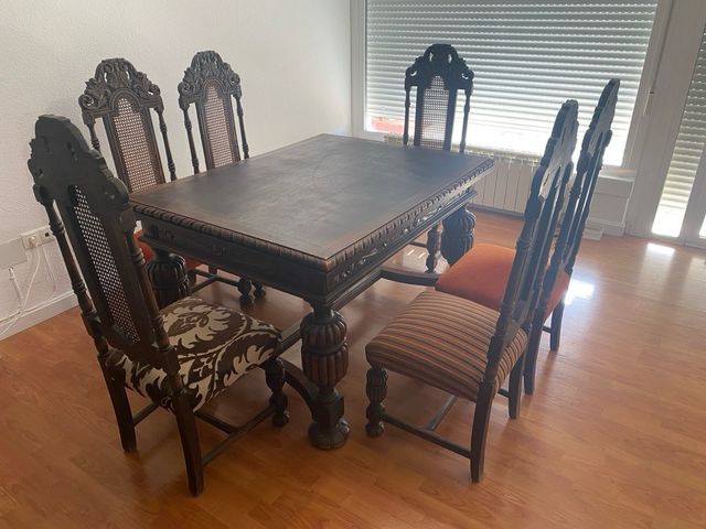Mesa comedor y sillas estilo renacimiento español