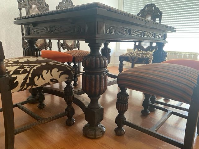 Mesa comedor y sillas estilo renacimiento español