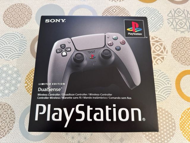 DualSense Edición 30 Aniversario