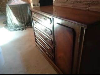 Cómoda de habitación.