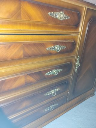 Cómoda de habitación.