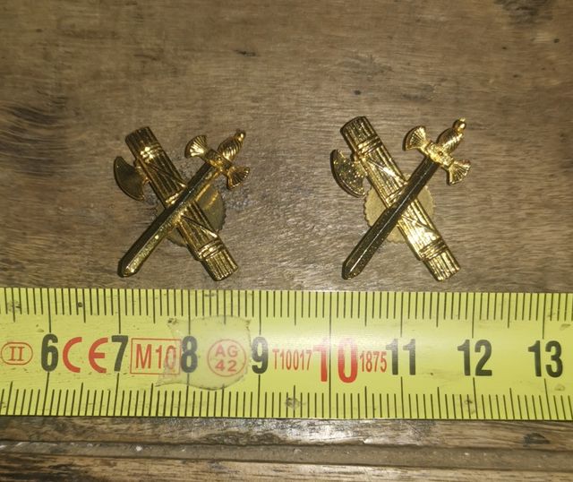 Emblemas metálicos. Guardia Civil. 