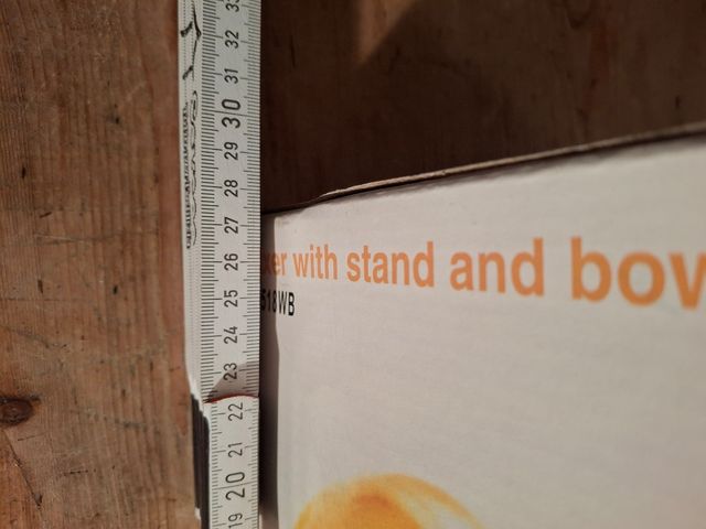 Sbattitore con supporto e contenitore