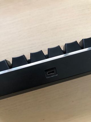 TECLADO MECANICO TENKEYLESS BROWN