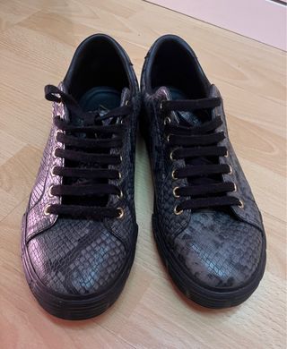 Zapatillas Serpiente Zara