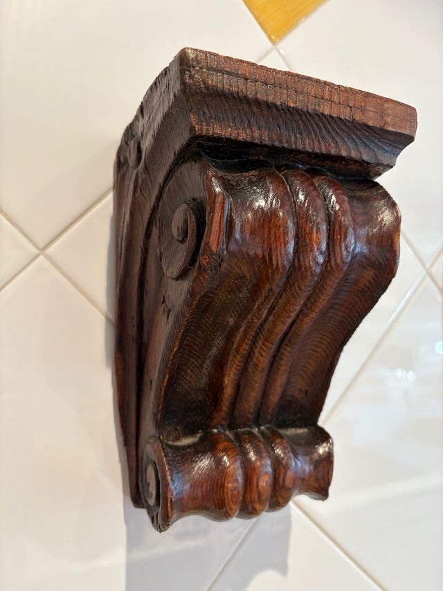 MENSOLA TAGLIATA ANTICA