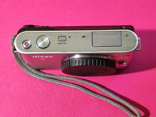Cuerpo Nikon 1 J2 (quizás para piezas)+accesorios