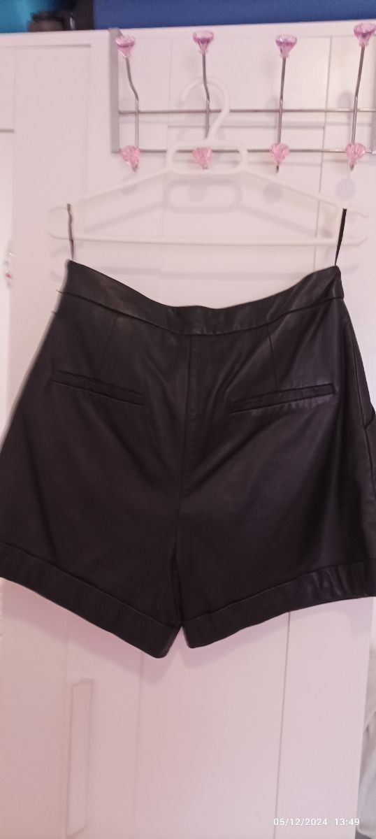 Pantalones cortos piel