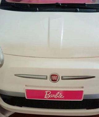 Barbie Mattel con la sua auto 500