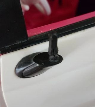 Barbie Mattel con la sua auto 500