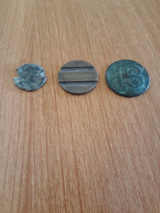Moneda Romana,Ficha teléfono,Botón Milit