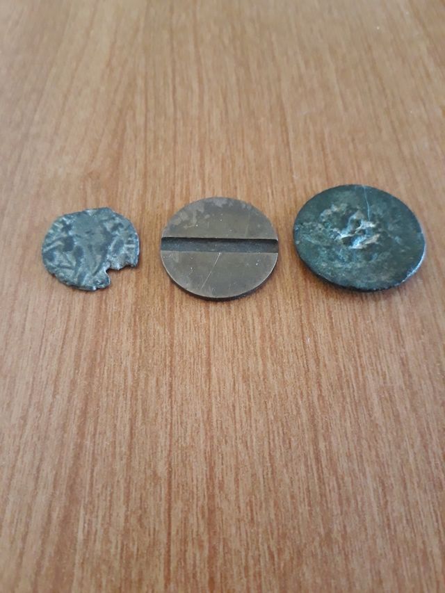 Moneda Romana,Ficha teléfono,Botón Milit