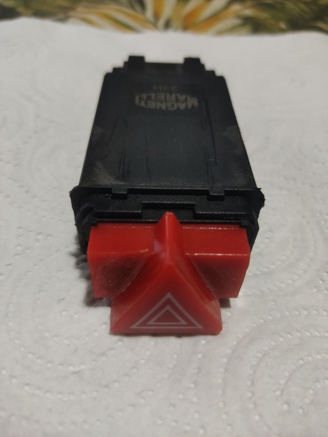 Botón warnint a3 8l