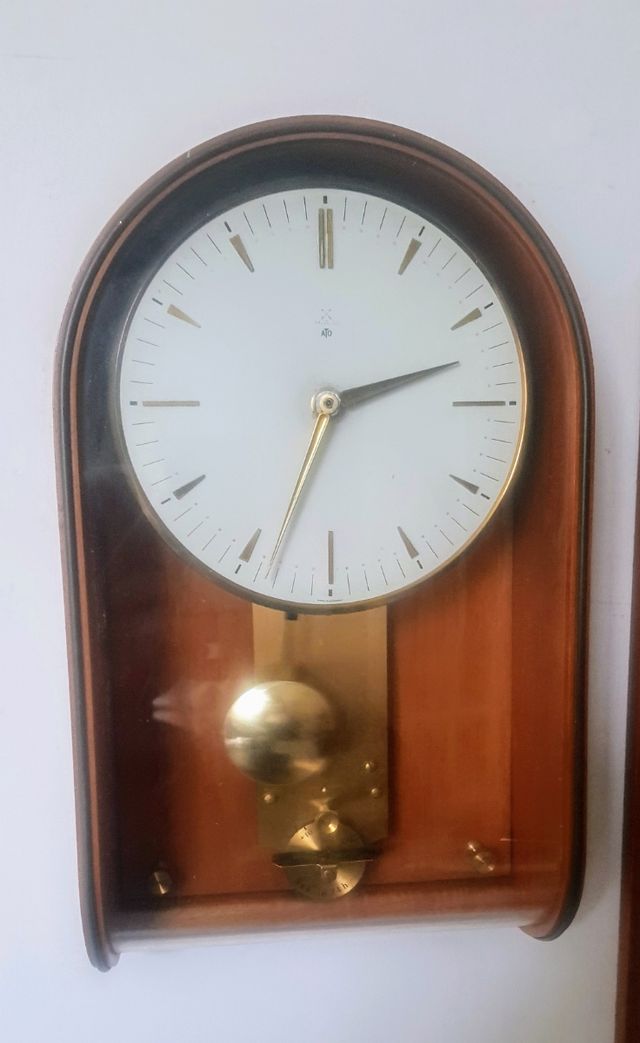 Orologio a pendolo ato