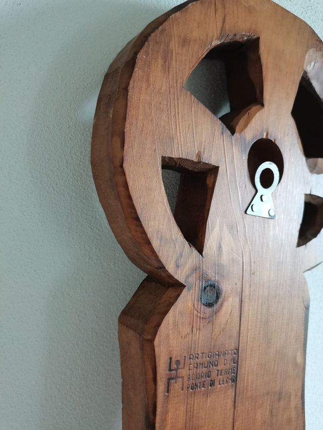 Scultura in legno massiccio