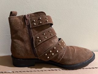 Botines piel serraje Stradivarius