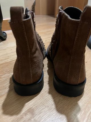 Botines piel serraje Stradivarius