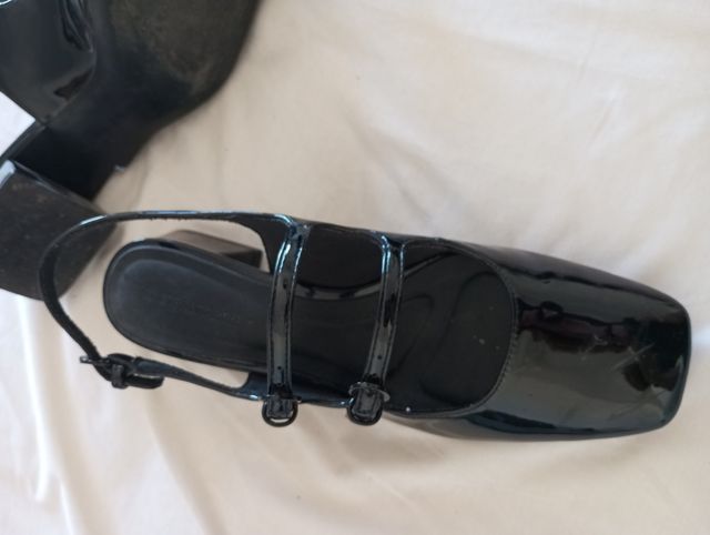 Zapatos charol Stradivarius 38.5nuevo18euros