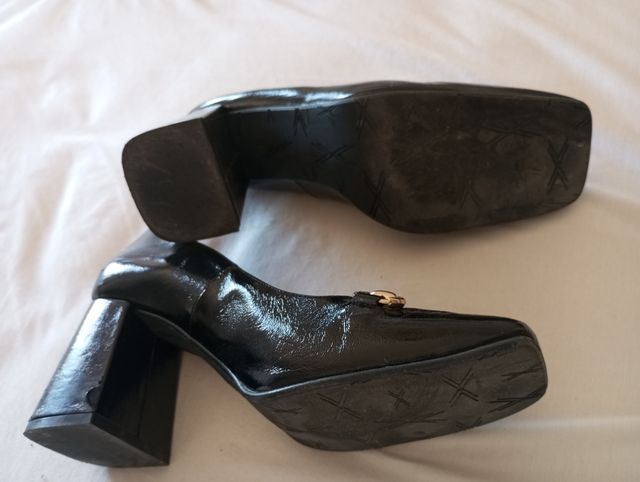 Zapatos charol Stradivarius 38.5nuevo18euros