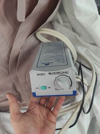 Cama movil y colchón antiescaras Cama articulada