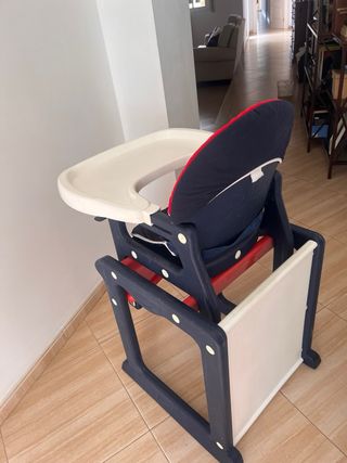 TRONA DE BEBÉ CONVERTIBLE EN MESA Y SILLÓN