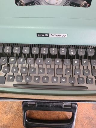 " OFERTA" Máquina de ESCRIBIR (Antigua)