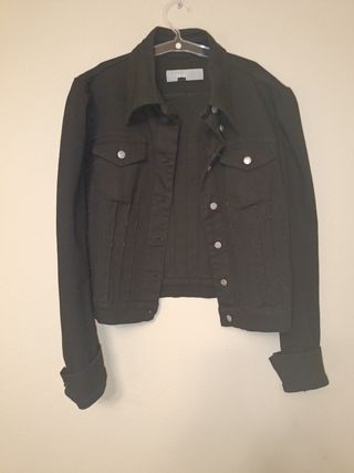 Cazadora vaquera negra talla M