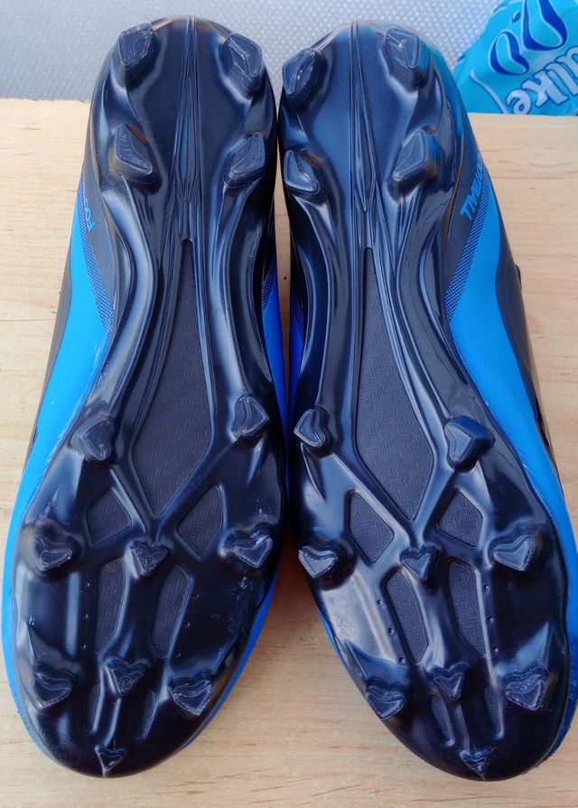 Botas futbol 40/41, plantilla 26 cms