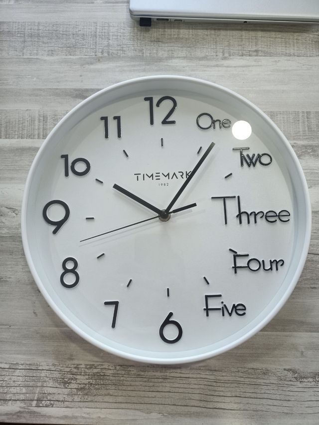 #Reloj de pared nuevo en caja