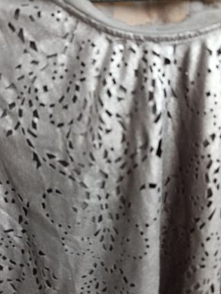 Camiseta negra de polipiel 