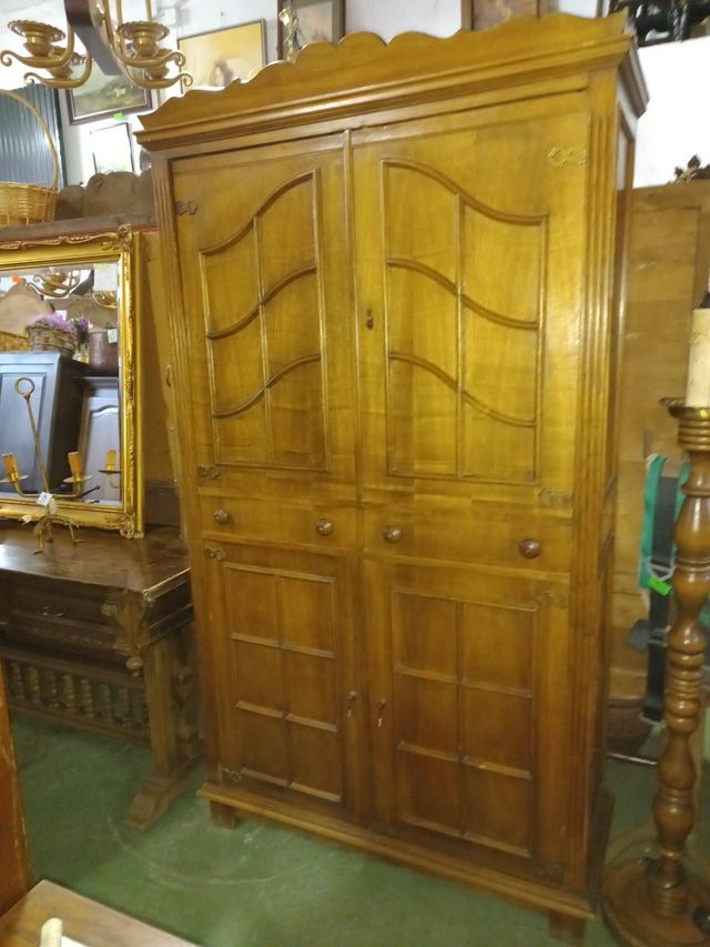 Cama plegable con mueble de roble