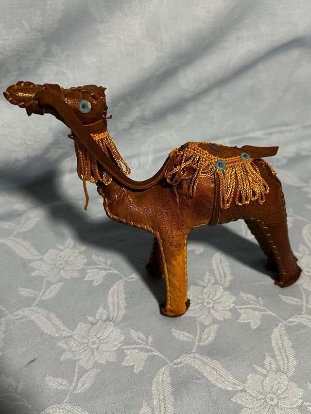 Soprammobile a forma di cammello
