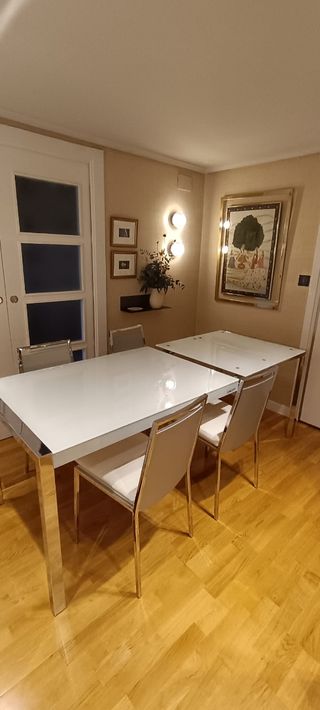 Tavolo e sedie allungabili di alta qualità