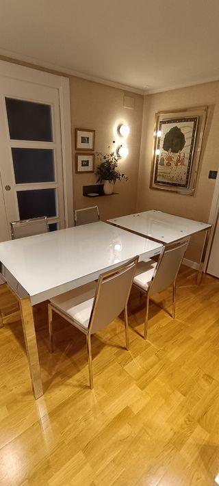 Tavolo e sedie allungabili di alta qualità