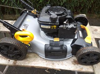 Cortacésped gasolina Titan