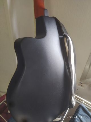 Guitarra electro-acustica