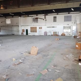 Nave de 200 metros se alquila.