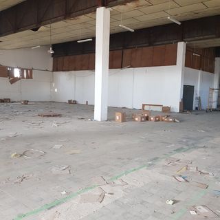 Nave de 200 metros se alquila.