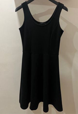 Vestito abito nero estivo da donna svasato