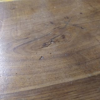 ANTIGUA MESITA EN ROBLE CON CAJON.