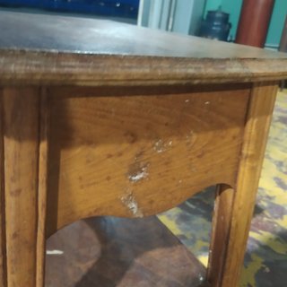 ANTIGUA MESITA EN ROBLE CON CAJON.